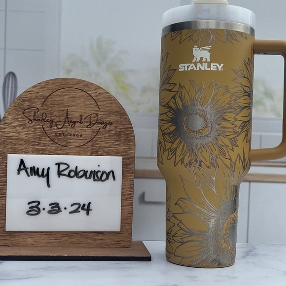 Engraved 30 oz Stanley Yarrow with sunflowers - Picture 1 of 4